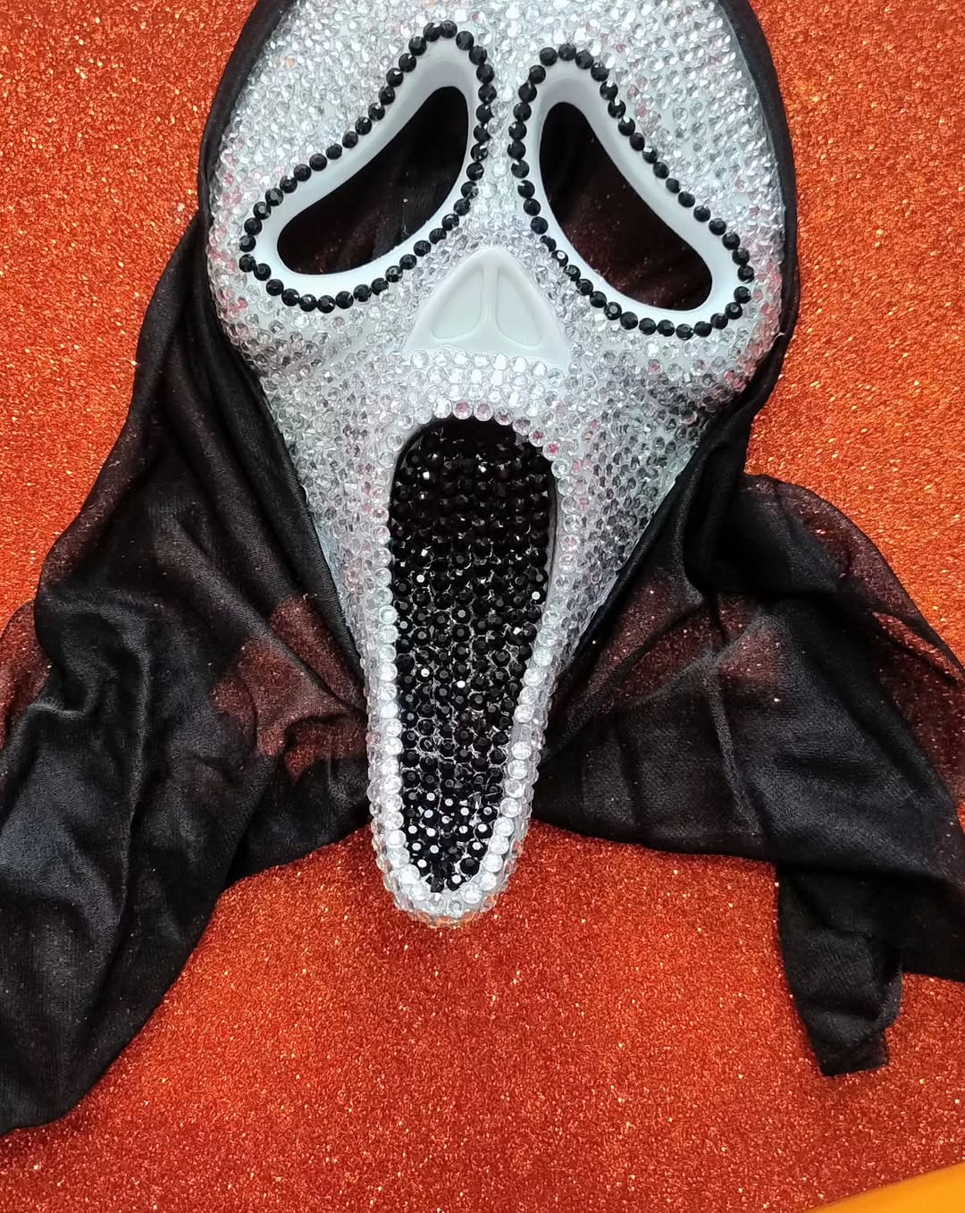 Máscara de Scream con lentejuelas
